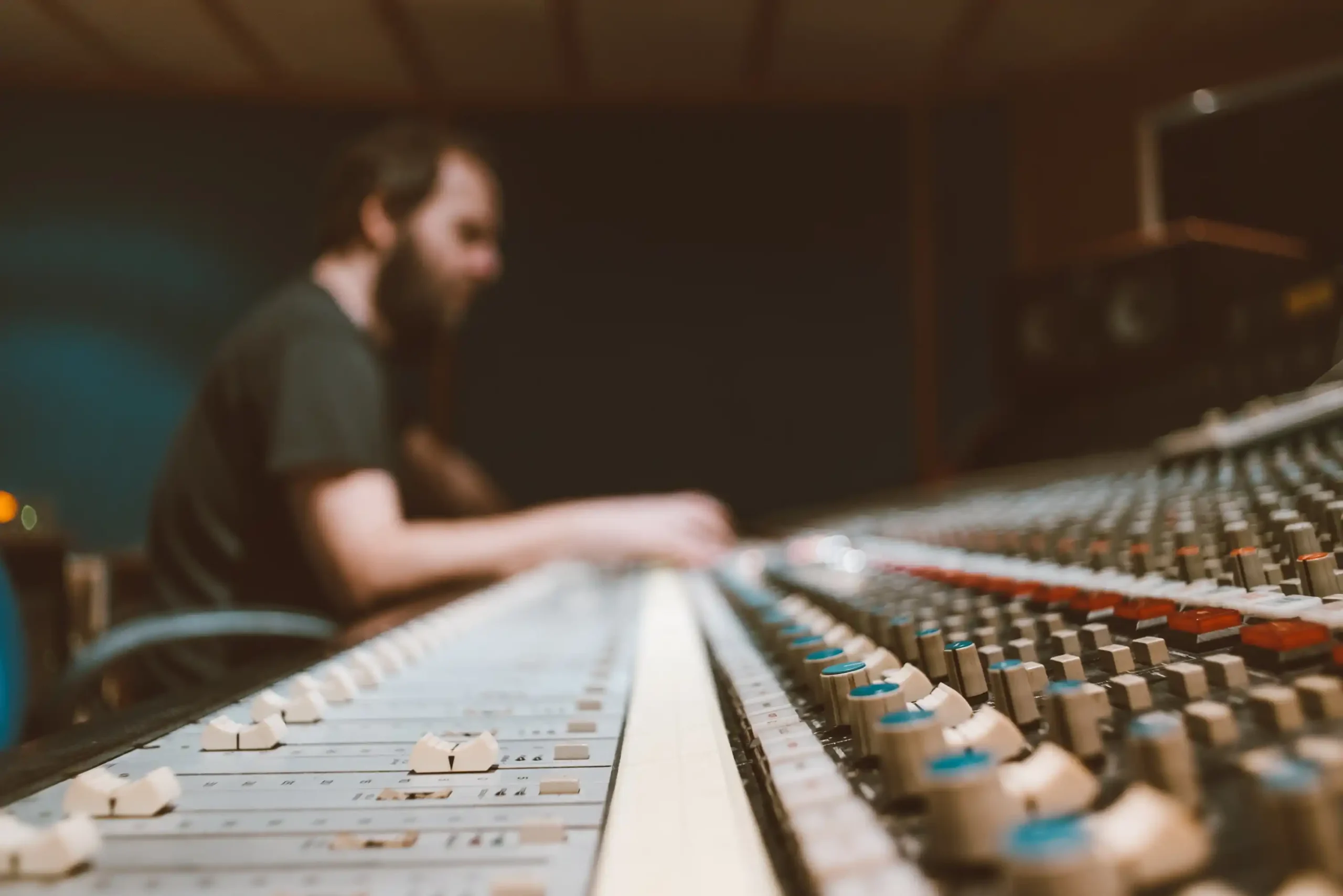 Porta acústica para estúdio e home studio: guia prático sobre o produto e por que escolher a Frames